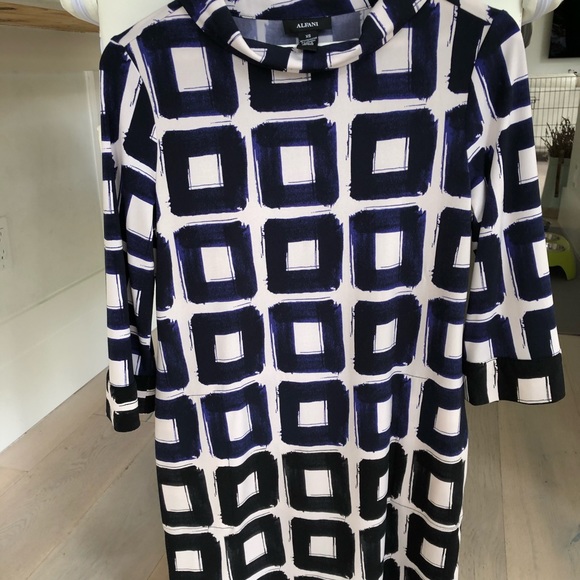 Alfani beautiful long sleeves dress - Picture 5 of 8